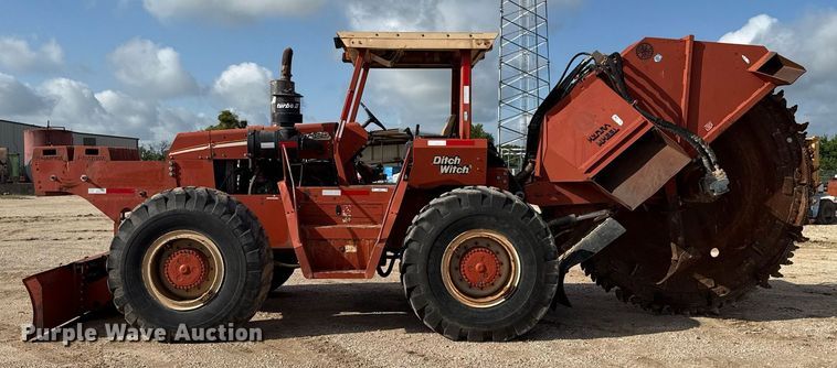 image for item DX5611 2004 Ditch Witch RT185T rock saw