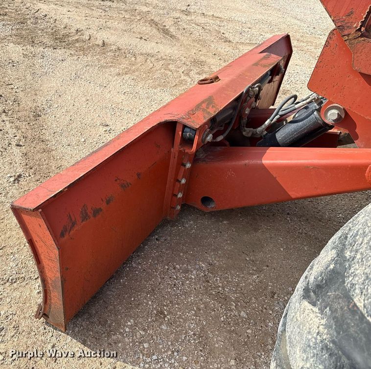 image for item DX5611 2004 Ditch Witch RT185T rock saw