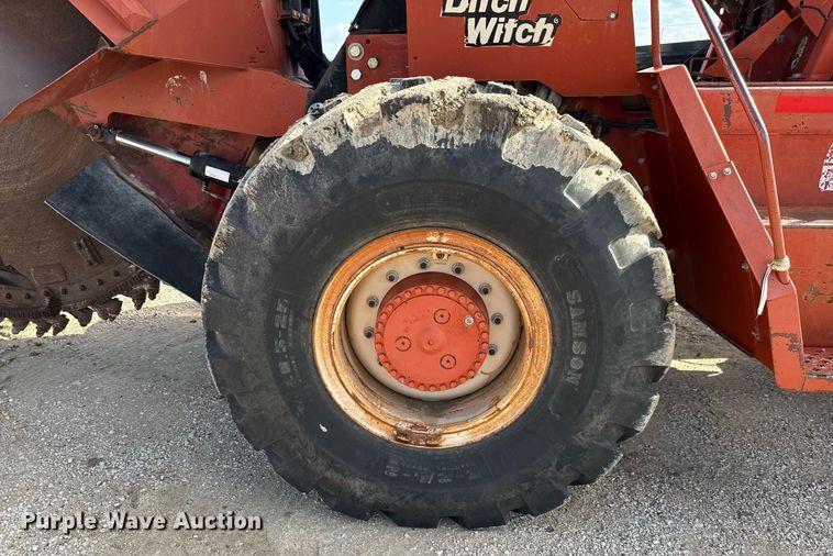 image for item DX5611 2004 Ditch Witch RT185T rock saw