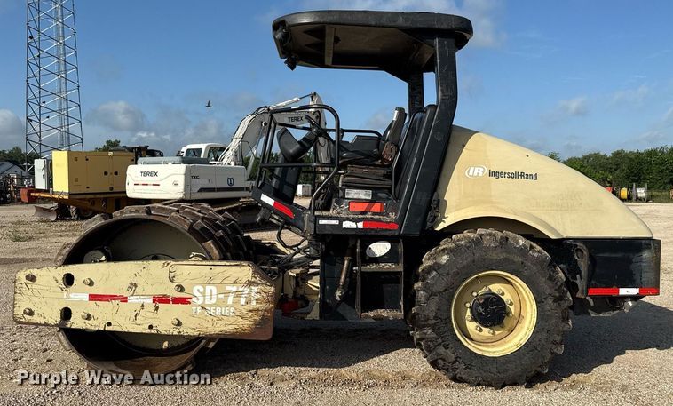 image for item DX5614 2002 Ingersoll-Rand SD77F TF single drum vibratory roller