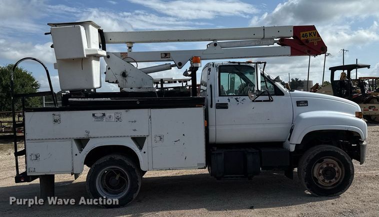 image for item DX5615 2000 Chevrolet C6500 bucket truck
