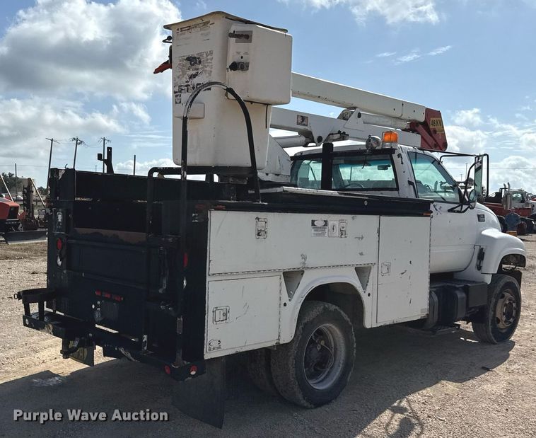 image for item DX5615 2000 Chevrolet C6500 bucket truck