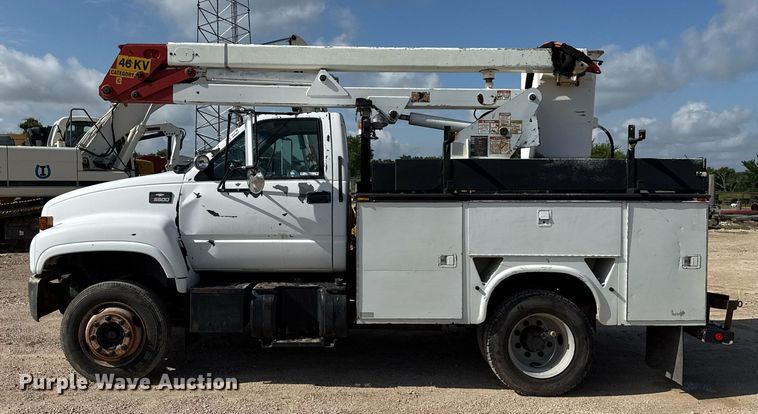 image for item DX5615 2000 Chevrolet C6500 bucket truck