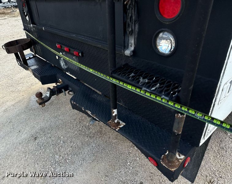 image for item DX5615 2000 Chevrolet C6500 bucket truck