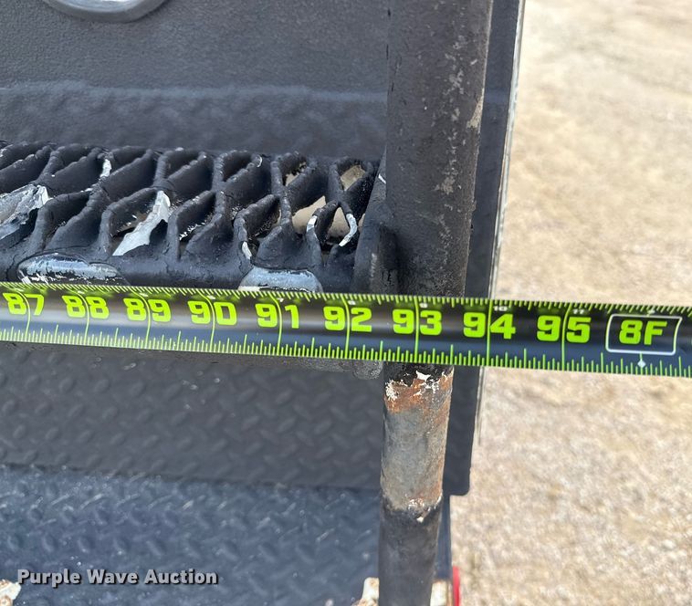 image for item DX5615 2000 Chevrolet C6500 bucket truck