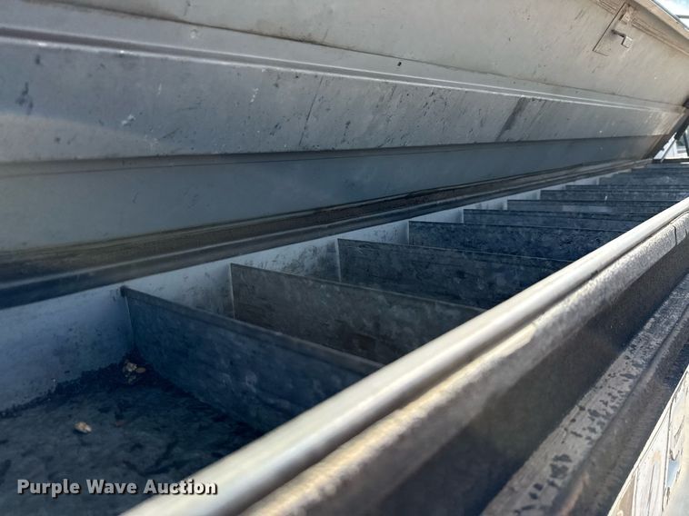 image for item DX5615 2000 Chevrolet C6500 bucket truck