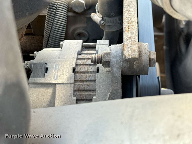 image for item DX5615 2000 Chevrolet C6500 bucket truck