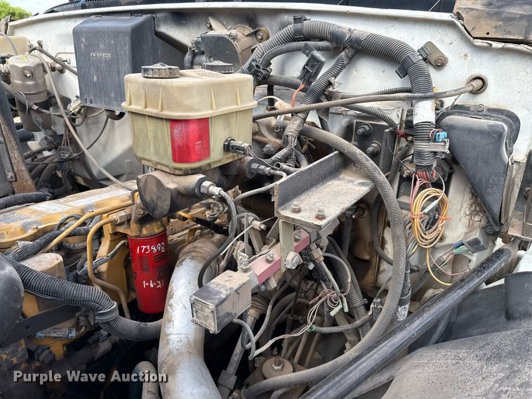 image for item DX5615 2000 Chevrolet C6500 bucket truck