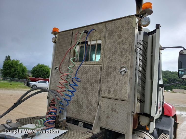 image for item DX7102 2006 Mack Vision CX600 semi truck