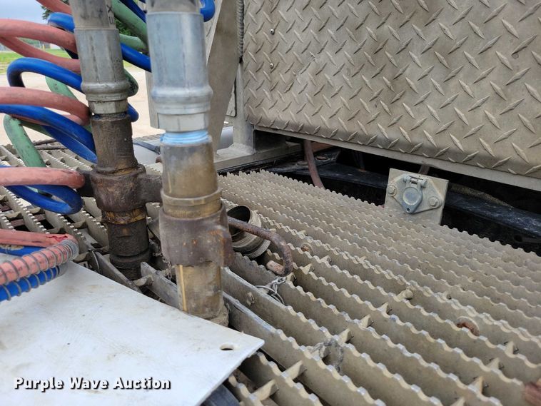 image for item DX7102 2006 Mack Vision CX600 semi truck