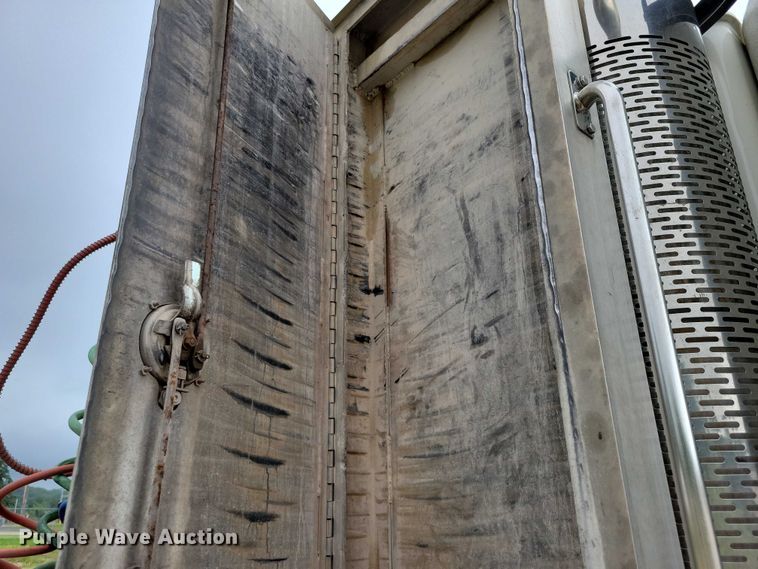 image for item DX7102 2006 Mack Vision CX600 semi truck