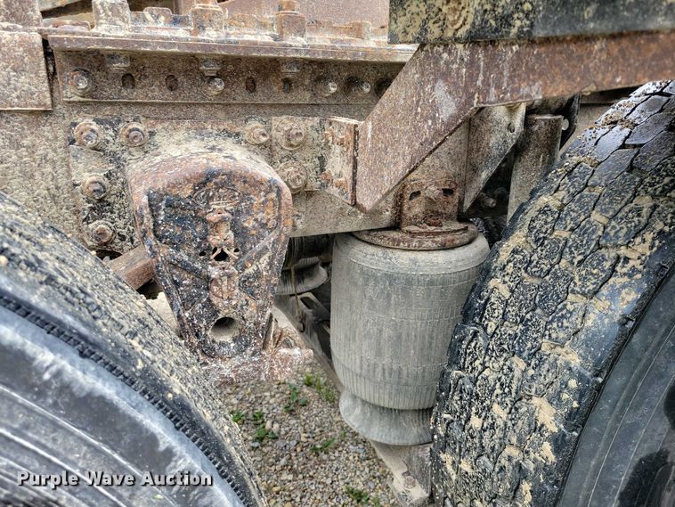 image for item DX7102 2006 Mack Vision CX600 semi truck