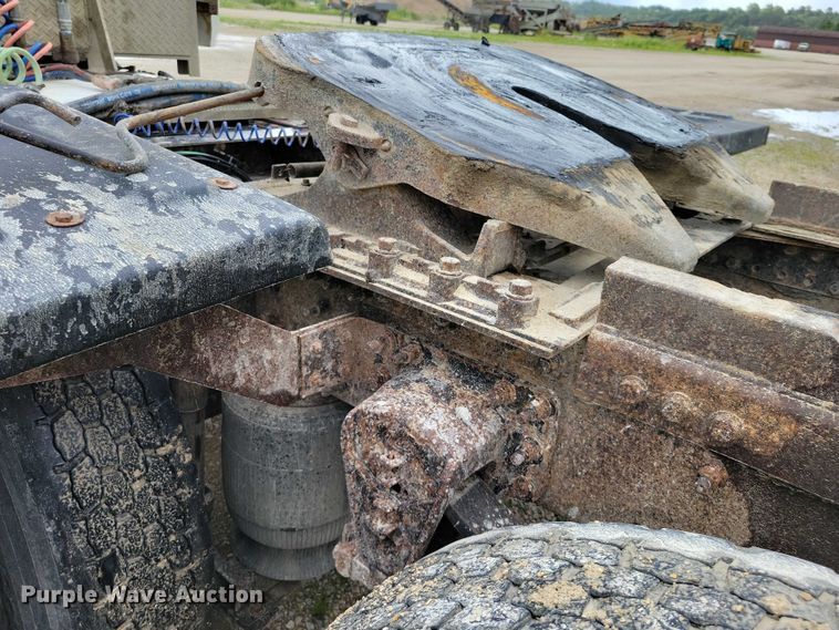 image for item DX7102 2006 Mack Vision CX600 semi truck