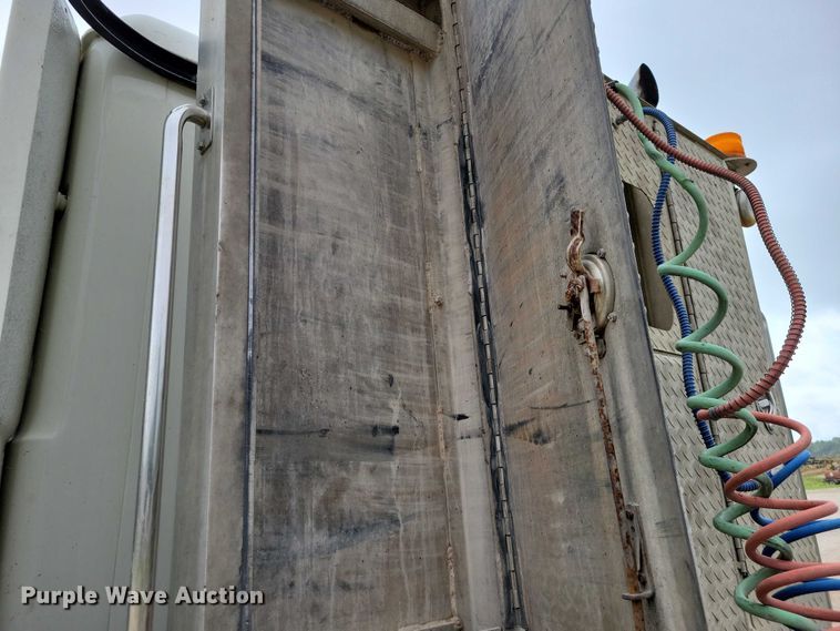 image for item DX7102 2006 Mack Vision CX600 semi truck