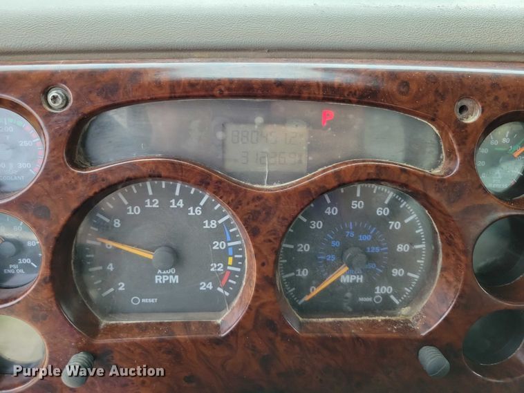 image for item DX7102 2006 Mack Vision CX600 semi truck