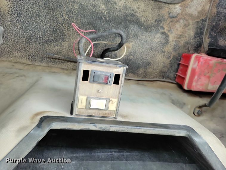 image for item DX7102 2006 Mack Vision CX600 semi truck