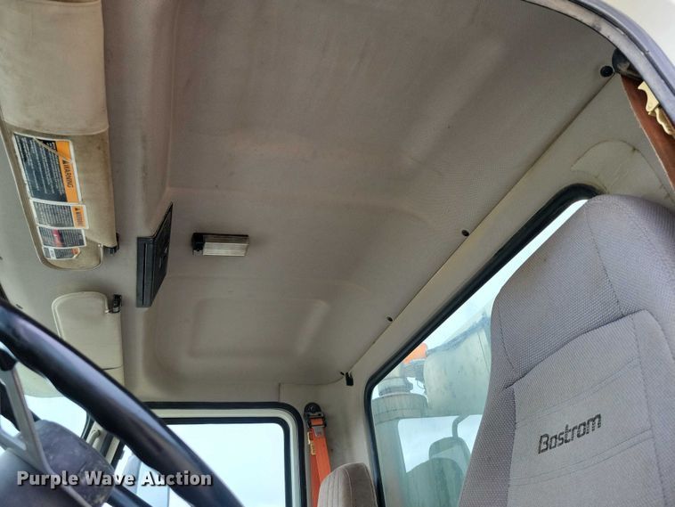 image for item DX7102 2006 Mack Vision CX600 semi truck