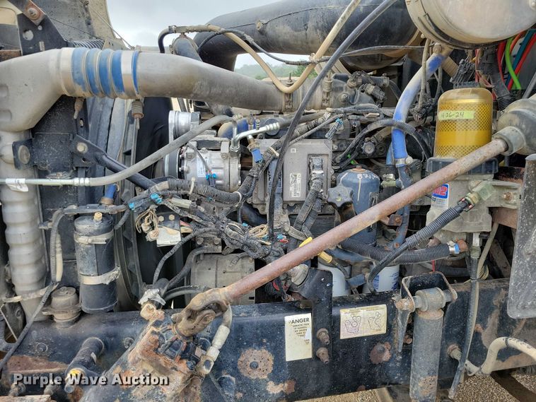 image for item DX7102 2006 Mack Vision CX600 semi truck