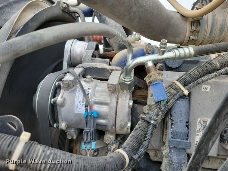 image for item DX7102 2006 Mack Vision CX600 semi truck