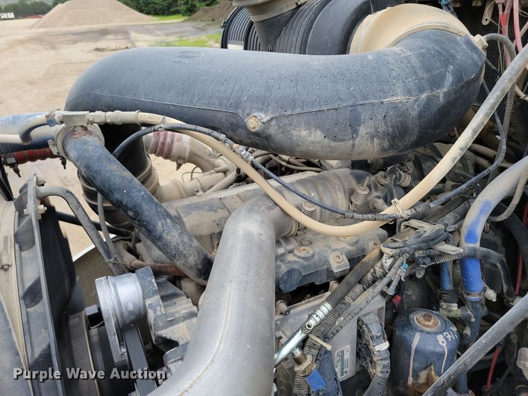 image for item DX7102 2006 Mack Vision CX600 semi truck