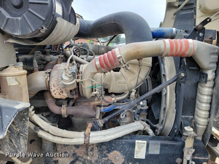 image for item DX7102 2006 Mack Vision CX600 semi truck