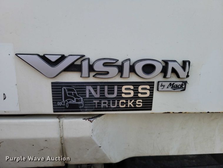image for item DX7102 2006 Mack Vision CX600 semi truck