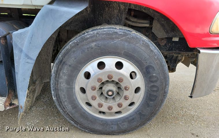 image for item DX7102 2006 Mack Vision CX600 semi truck