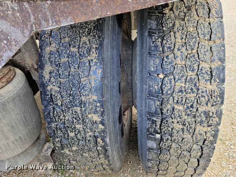 image for item DX7102 2006 Mack Vision CX600 semi truck