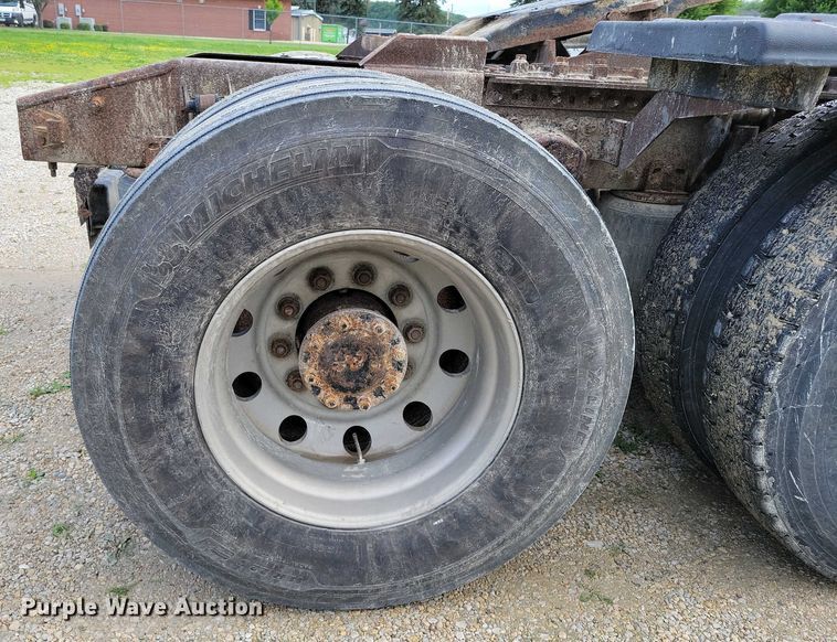 image for item DX7102 2006 Mack Vision CX600 semi truck