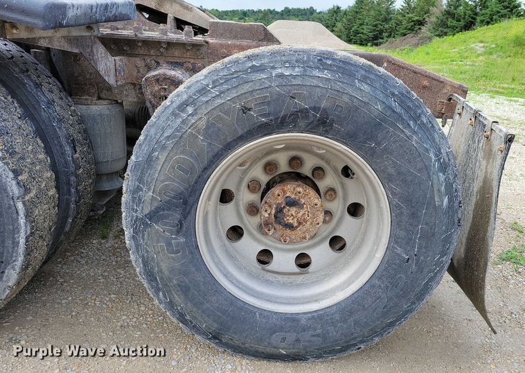 image for item DX7102 2006 Mack Vision CX600 semi truck