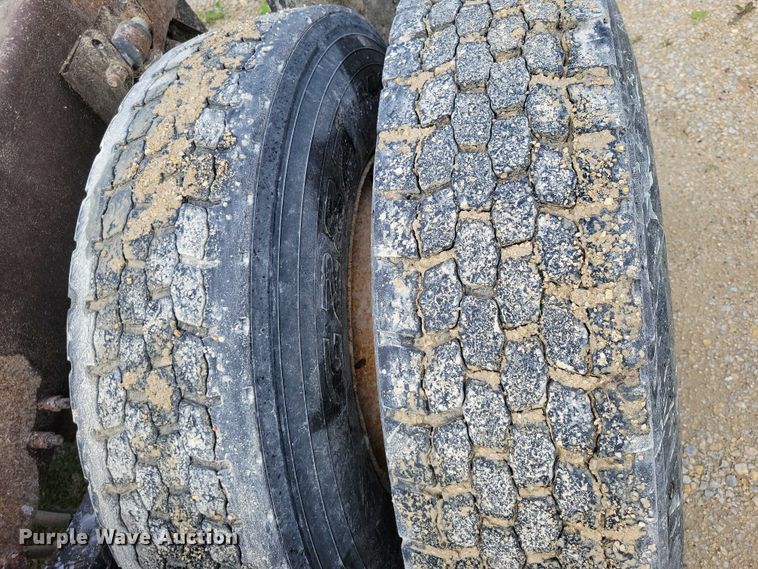 image for item DX7102 2006 Mack Vision CX600 semi truck