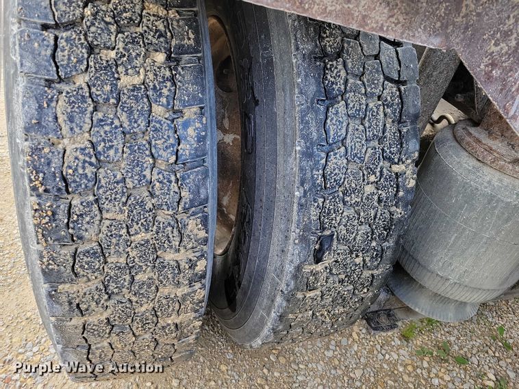 image for item DX7102 2006 Mack Vision CX600 semi truck