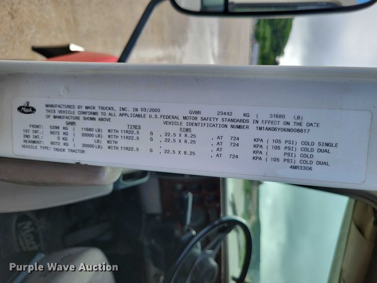 image for item DX7102 2006 Mack Vision CX600 semi truck