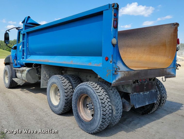 image for item DX7123 2014 Caterpillar CT660S dump truck