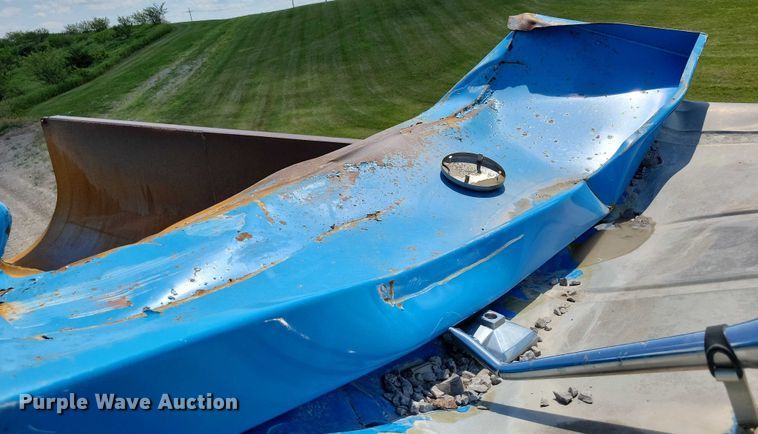 image for item DX7123 2014 Caterpillar CT660S dump truck