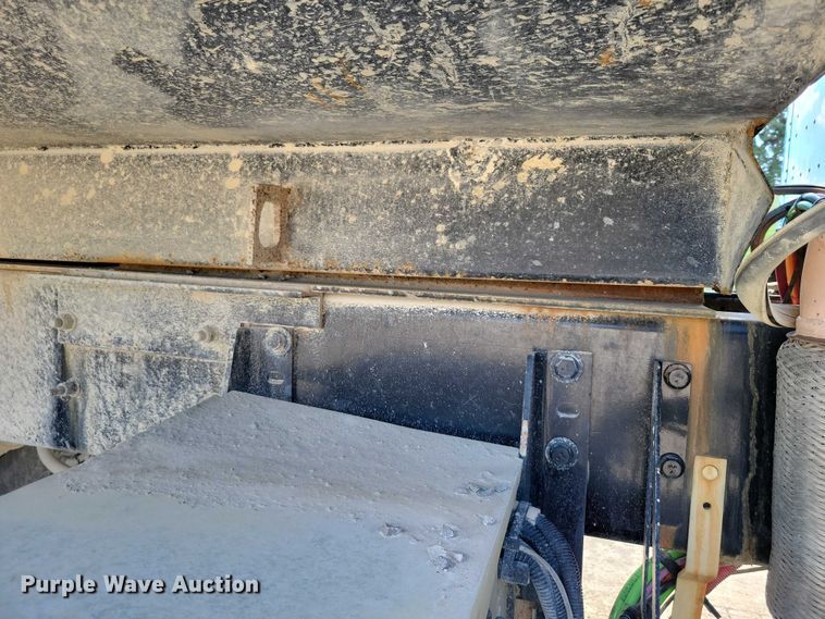 image for item DX7123 2014 Caterpillar CT660S dump truck