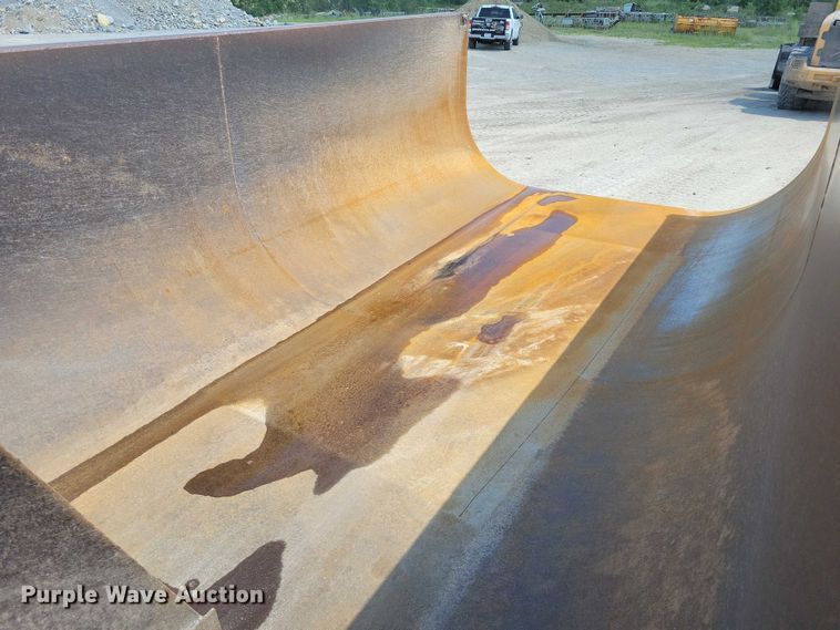 image for item DX7123 2014 Caterpillar CT660S dump truck