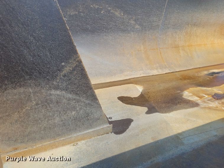 image for item DX7123 2014 Caterpillar CT660S dump truck