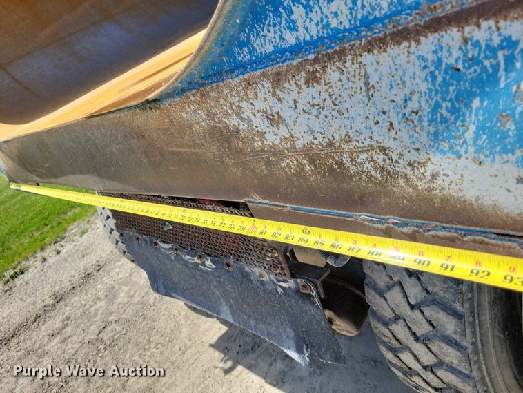 image for item DX7123 2014 Caterpillar CT660S dump truck