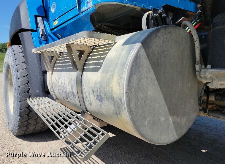 image for item DX7123 2014 Caterpillar CT660S dump truck