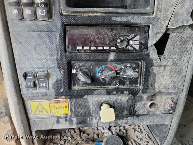 image for item DX7123 2014 Caterpillar CT660S dump truck