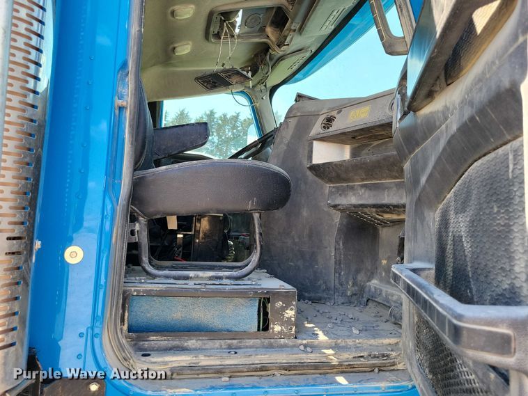 image for item DX7123 2014 Caterpillar CT660S dump truck