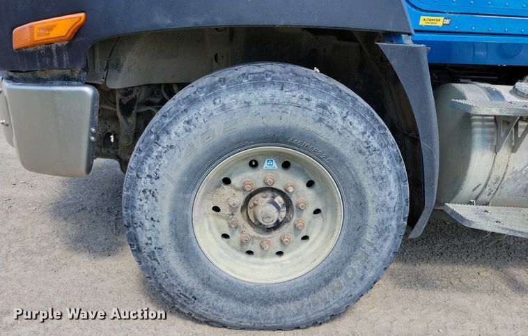 image for item DX7123 2014 Caterpillar CT660S dump truck