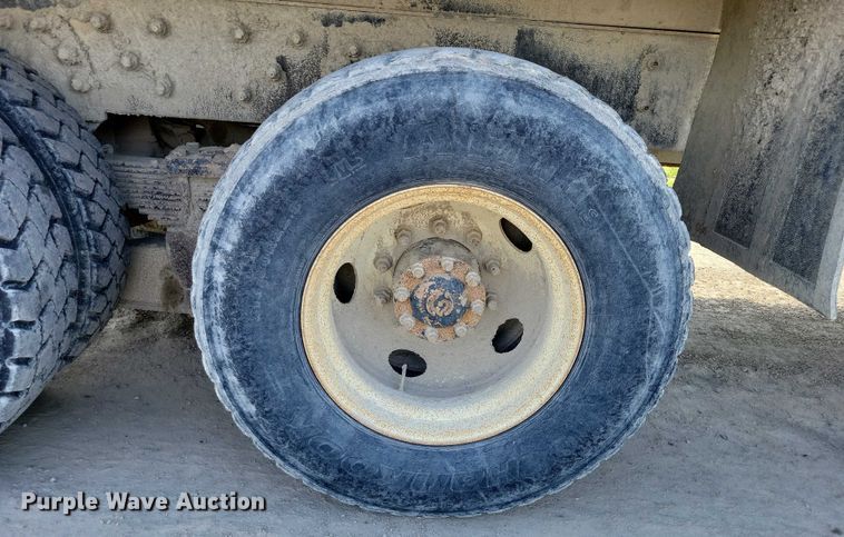 image for item DX7123 2014 Caterpillar CT660S dump truck