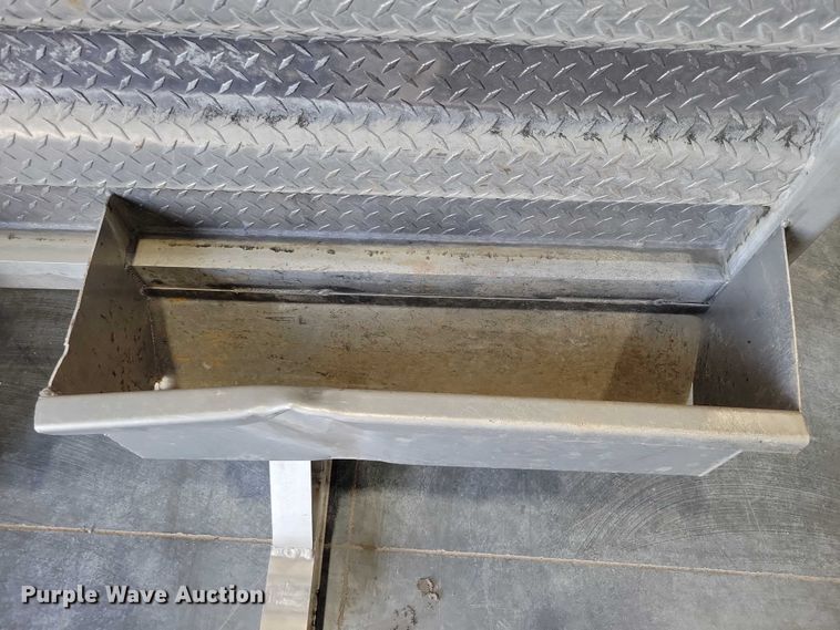 image for item DX7127 Truck parts