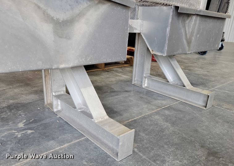 image for item DX7127 Truck parts