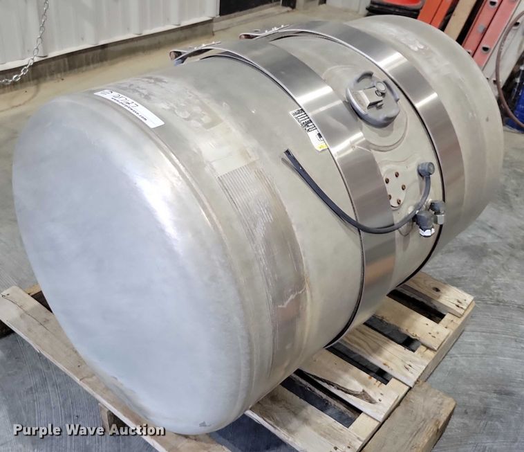 image for item DX7127 Truck parts