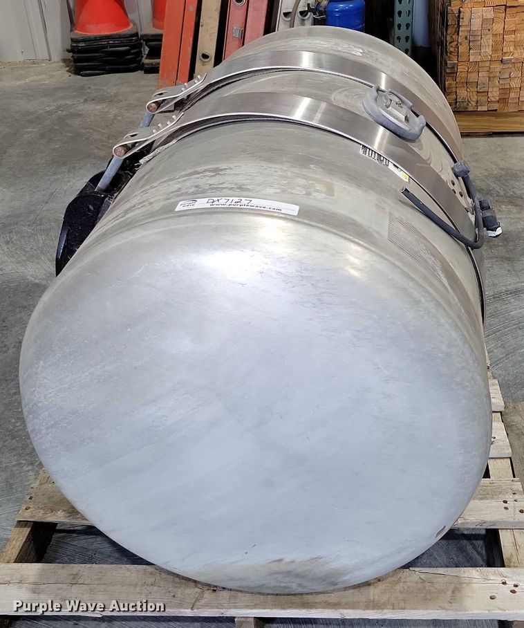 image for item DX7127 Truck parts