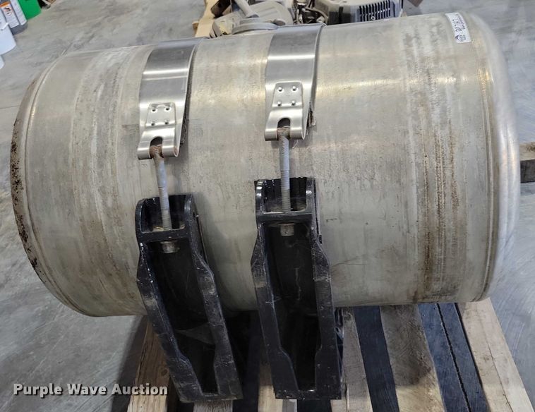 image for item DX7127 Truck parts