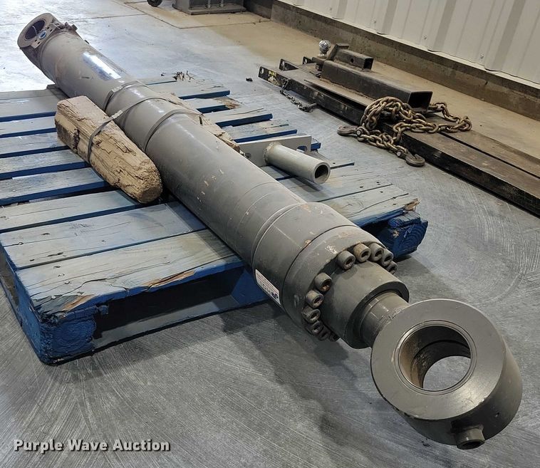 image for item DX7130 John Deere 350G excavator hydraulic cylinder